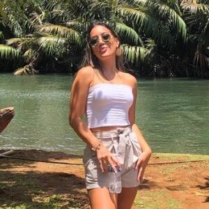 Boohoo paper bag shorts Greyson beige size 4